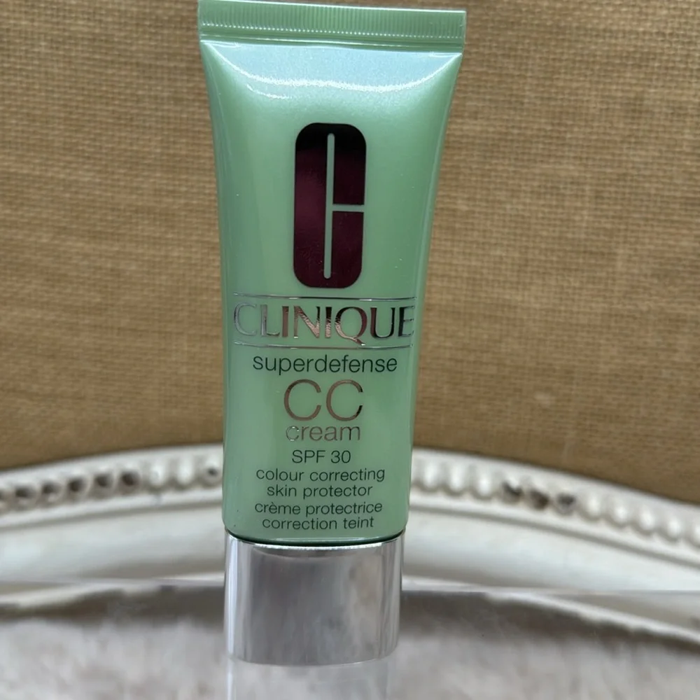 Clinique SUPERDEFENSE CC CREAM COLOR MEDIUM DEEP 40ML